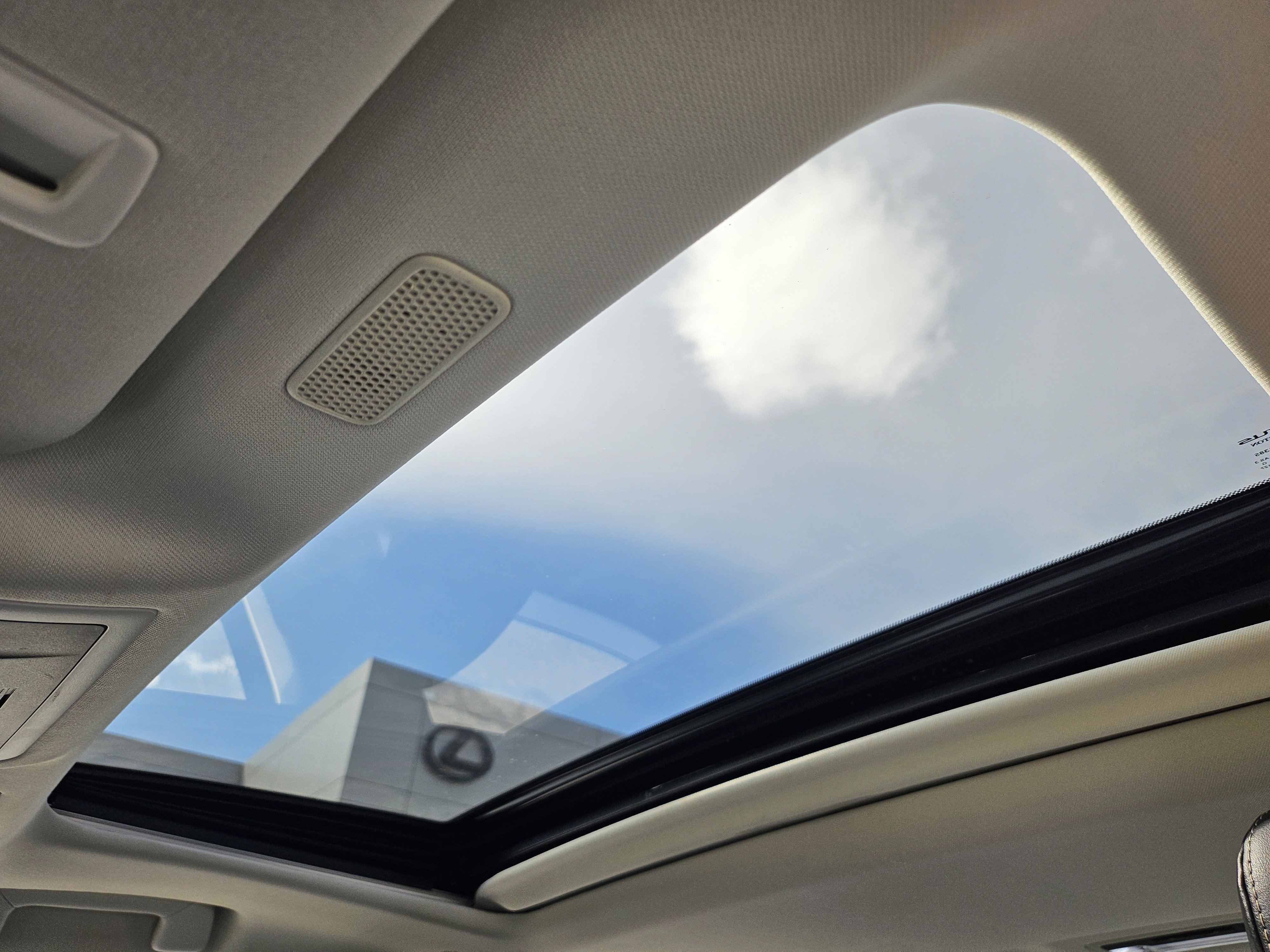 Used 2021 Black Lexus 300h image 18
