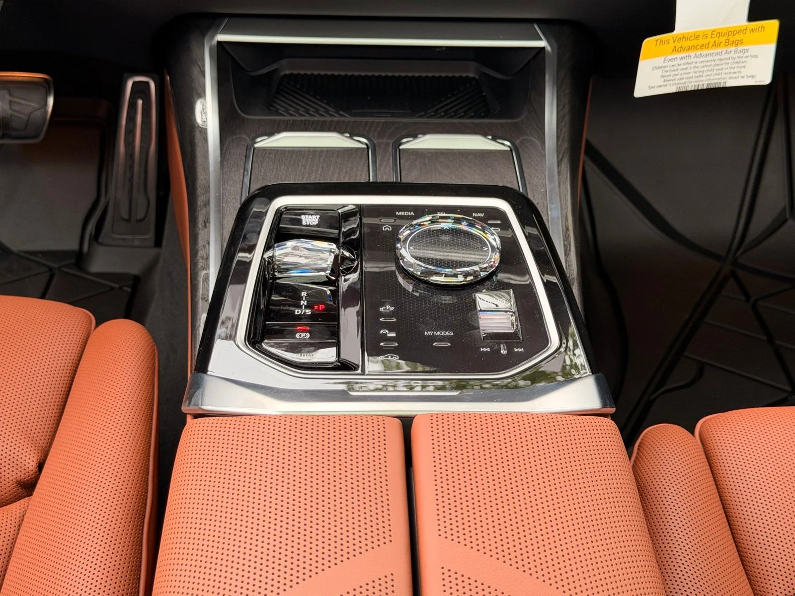 New 2026 Carbon Black Metallic BMW 760i xDrive image 17