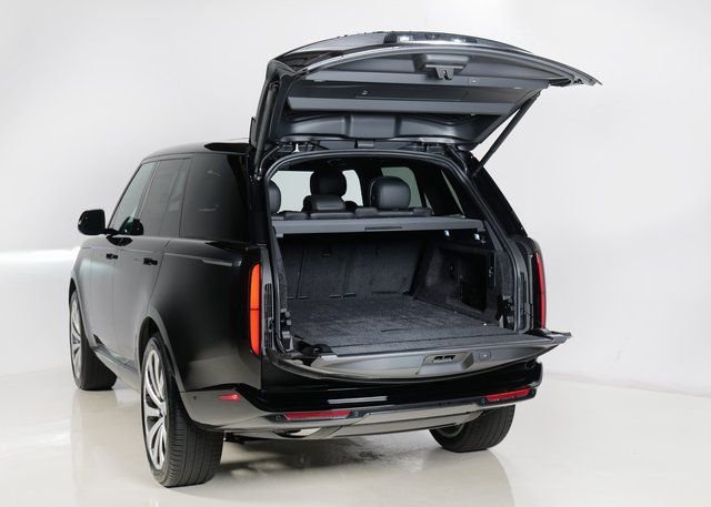 New 2026 Santorini Black Land Rover SE image 30
