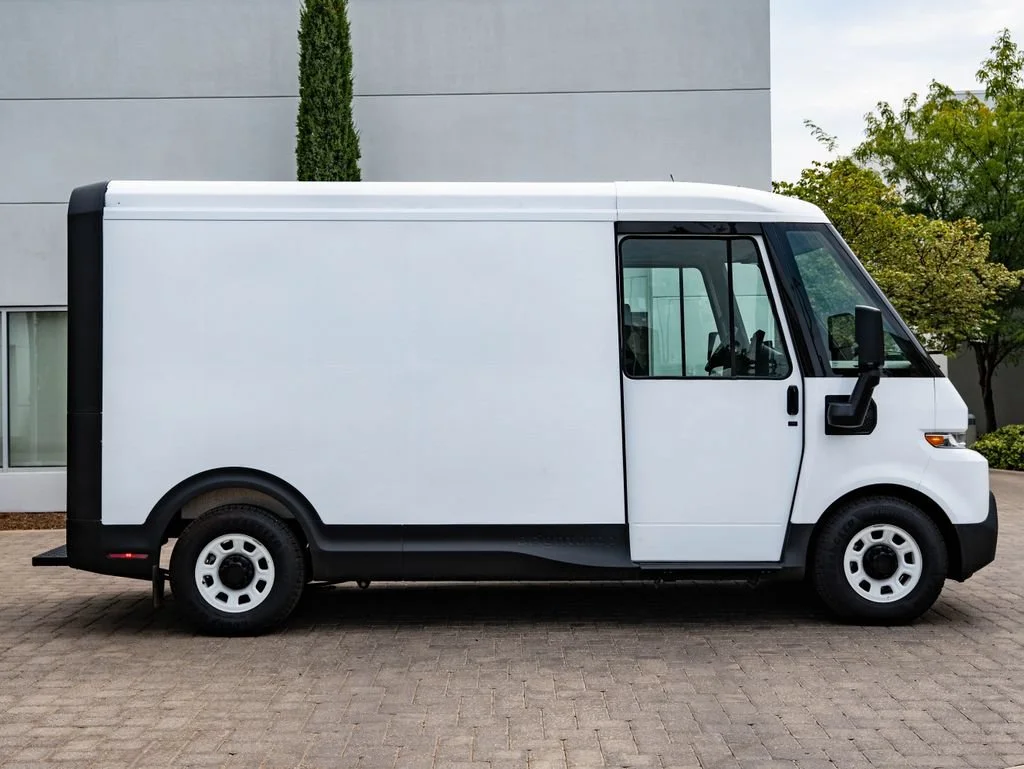 Used 2025 Oyster White Chevrolet 400 image 11