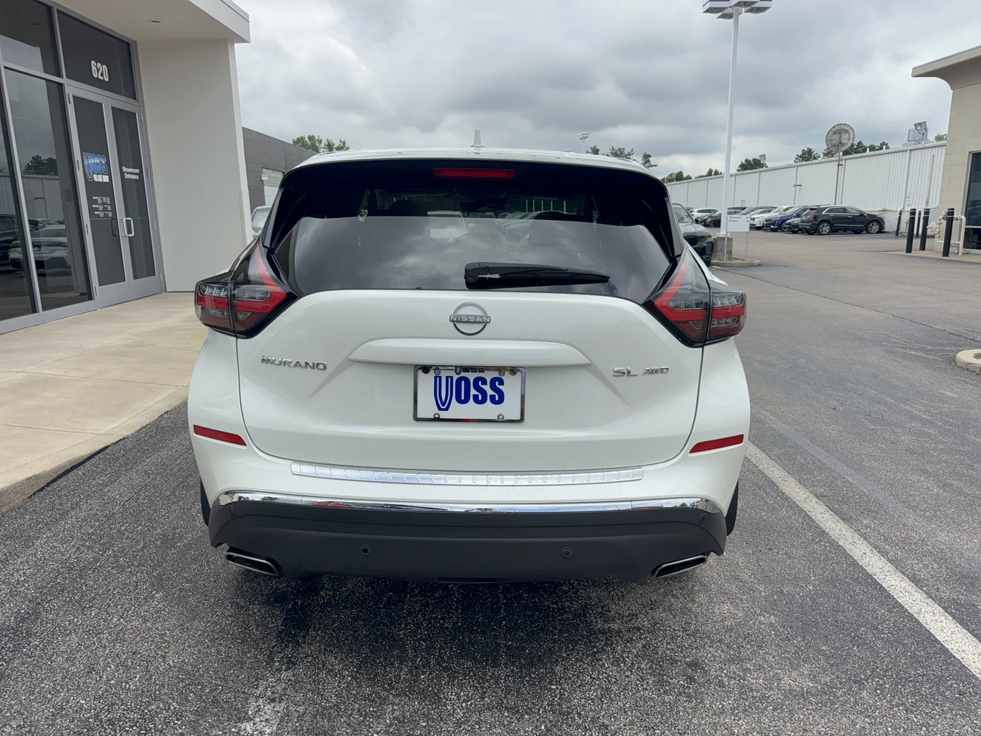 Used 2024 Pearl White TriCoat Nissan SL image 4