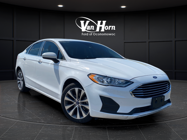 Used 2020 Oxford White Ford SE image 1
