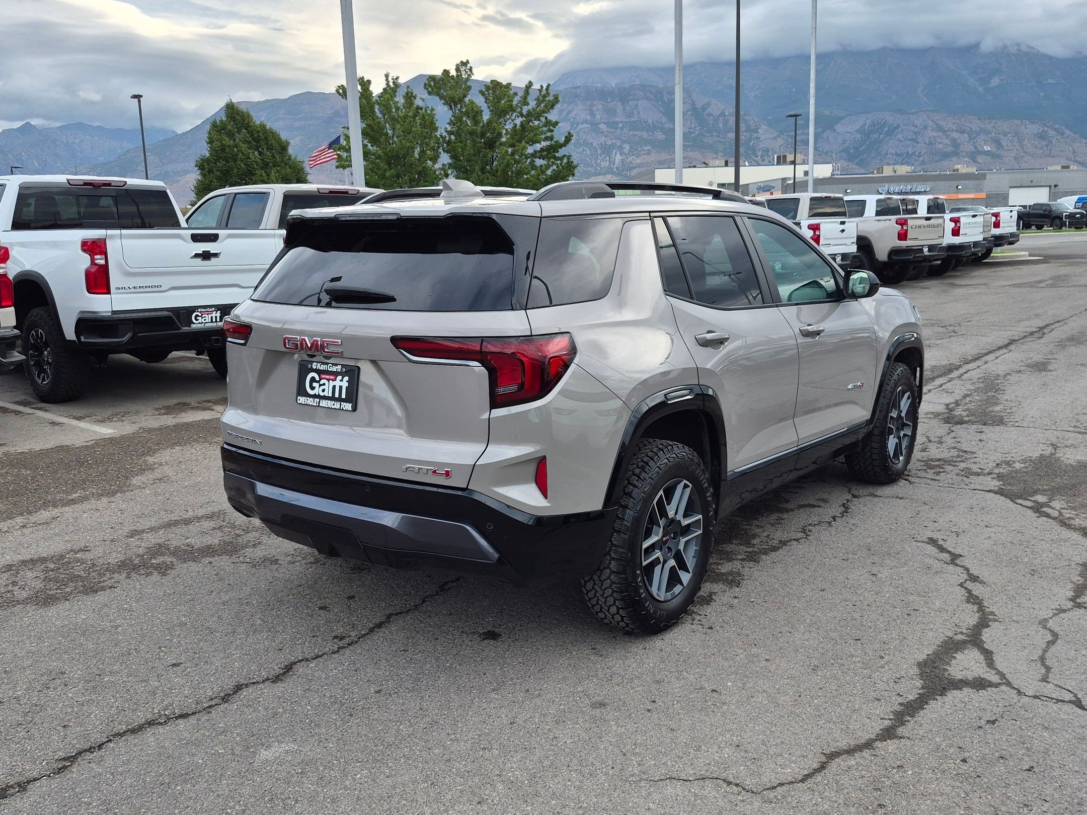 Used 2026 Riverstone Metallic GMC AWD AT4 image 3