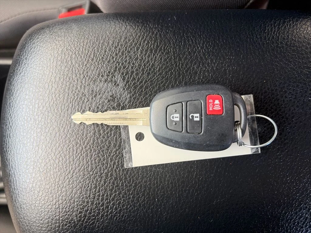 Used 2013 White Toyota LE image 36