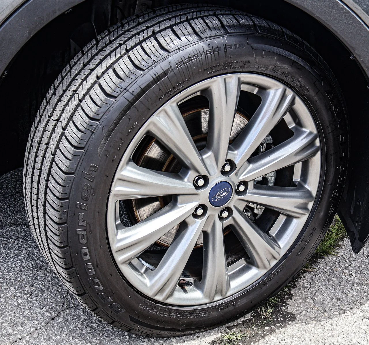 Used 2018 Magnetic Ford Titanium image 8