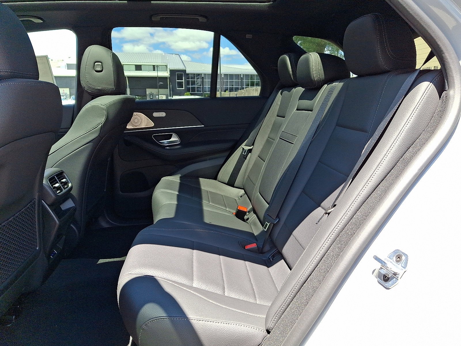 New 2026 MANUFAKTUR Alpine Grey Mercedes-Benz GLE 450 image 21