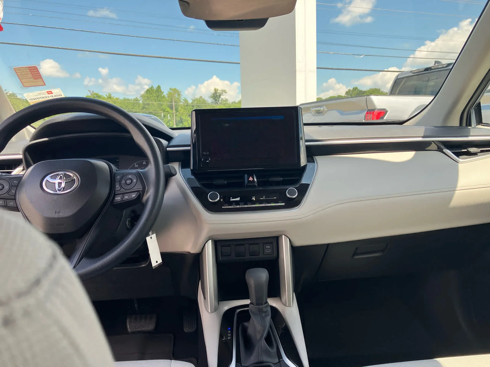 Used 2025 Celestite Toyota L image 29