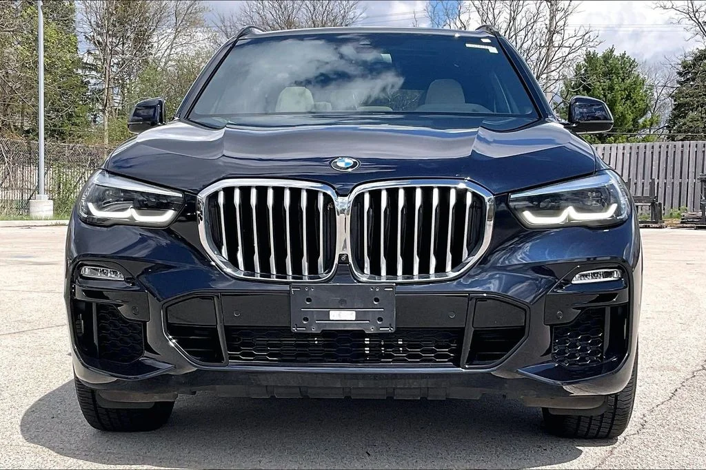 Used 2021 Black BMW xDrive40i image 3