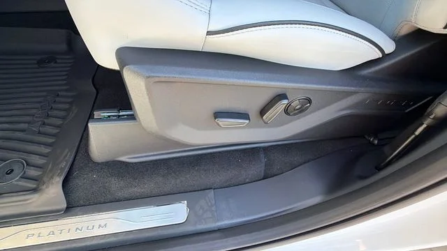 New 2027 Star White Metallic Tri-Coat Ford MAX Platinum image 24