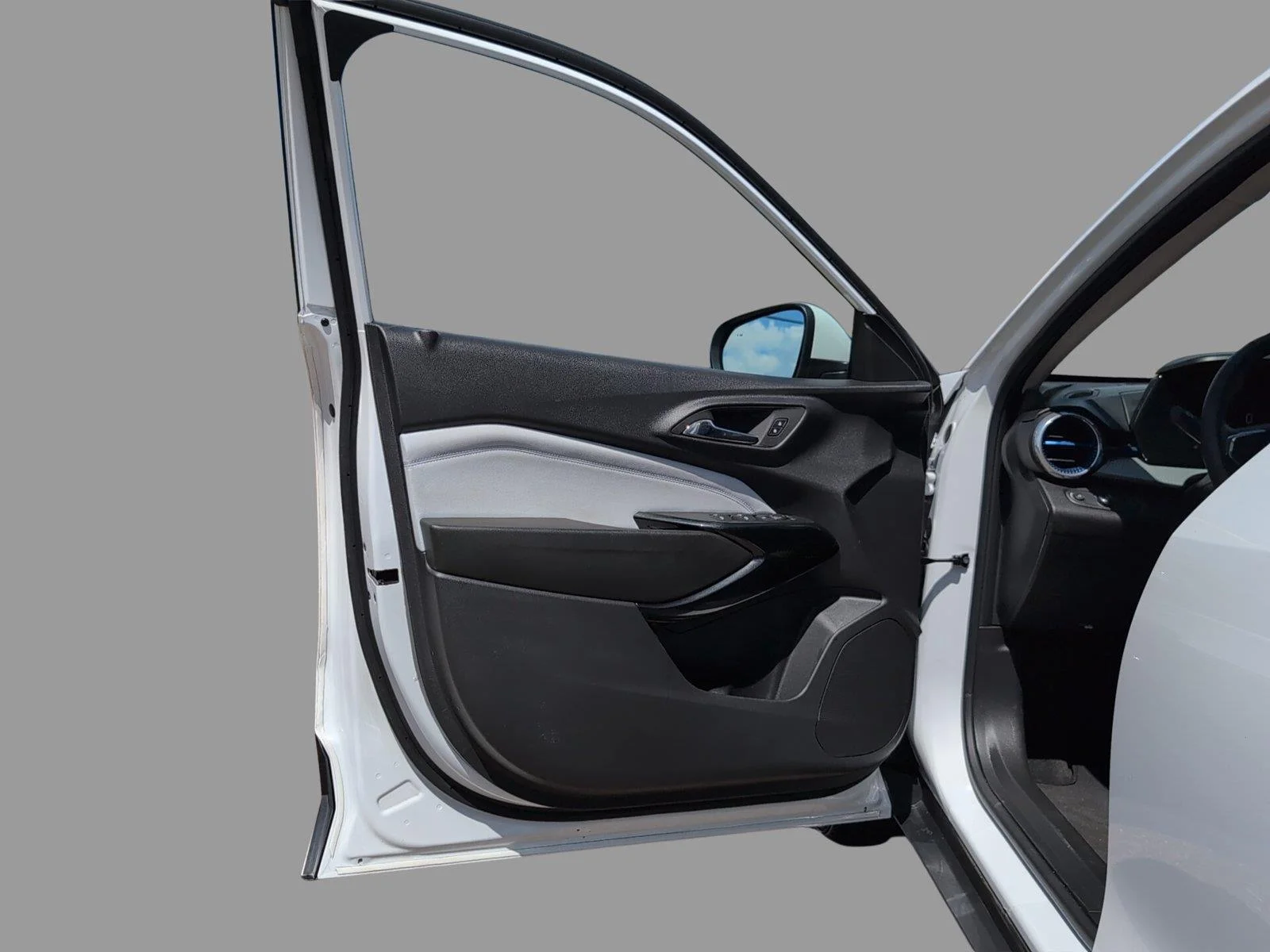 Used 2025 Summit White Chevrolet LT image 11