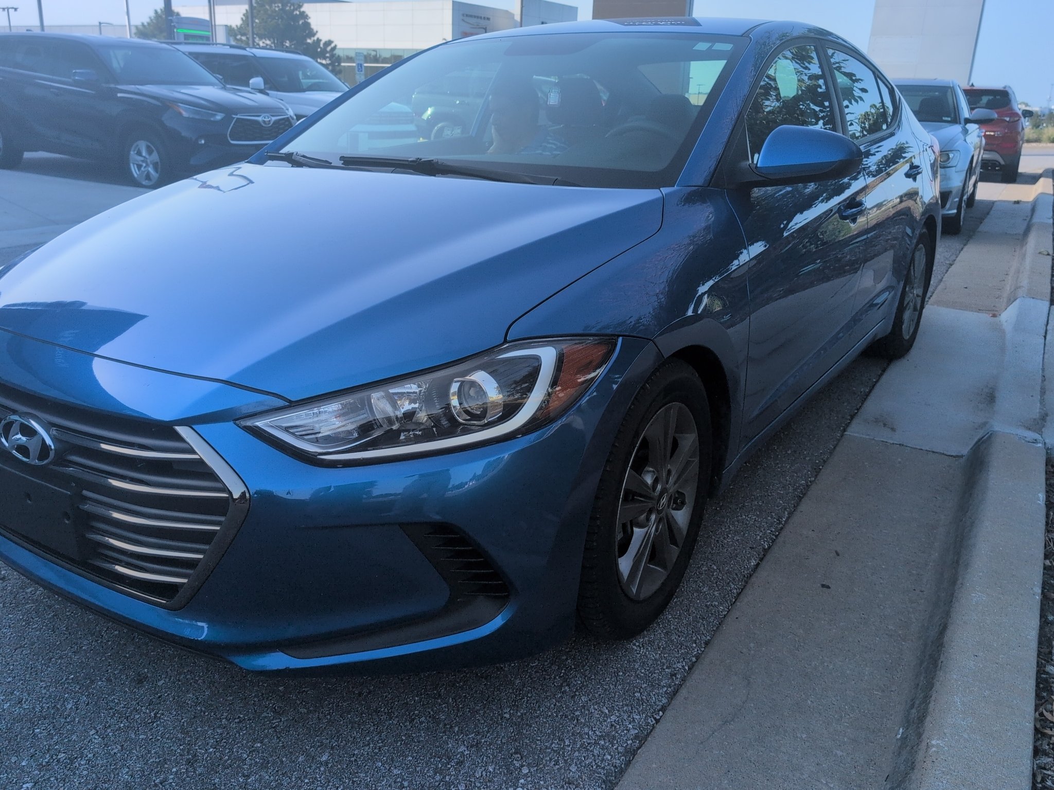 Used 2017 Electric Blue Hyundai SE image 1