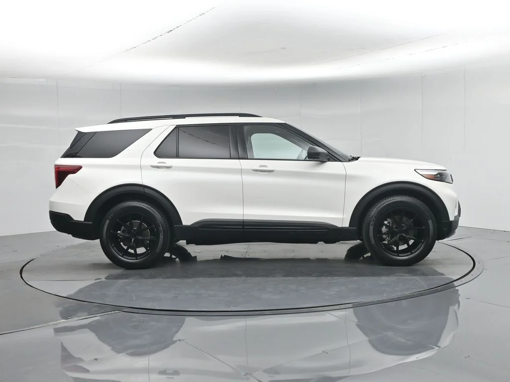Used 2022 White Ford Timberline image 31