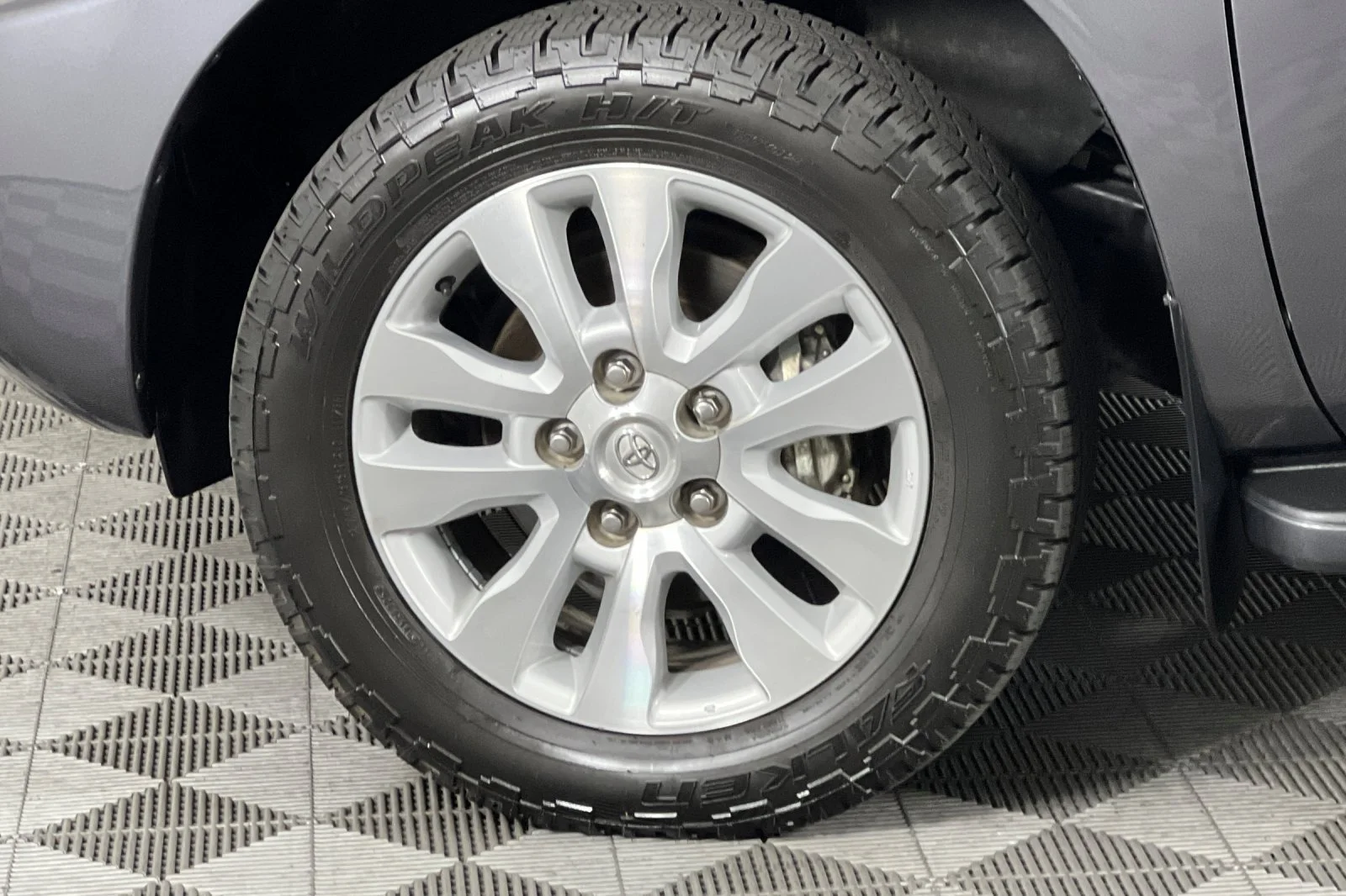 Used 2022 Magnetic Gray Metallic Toyota Platinum image 34