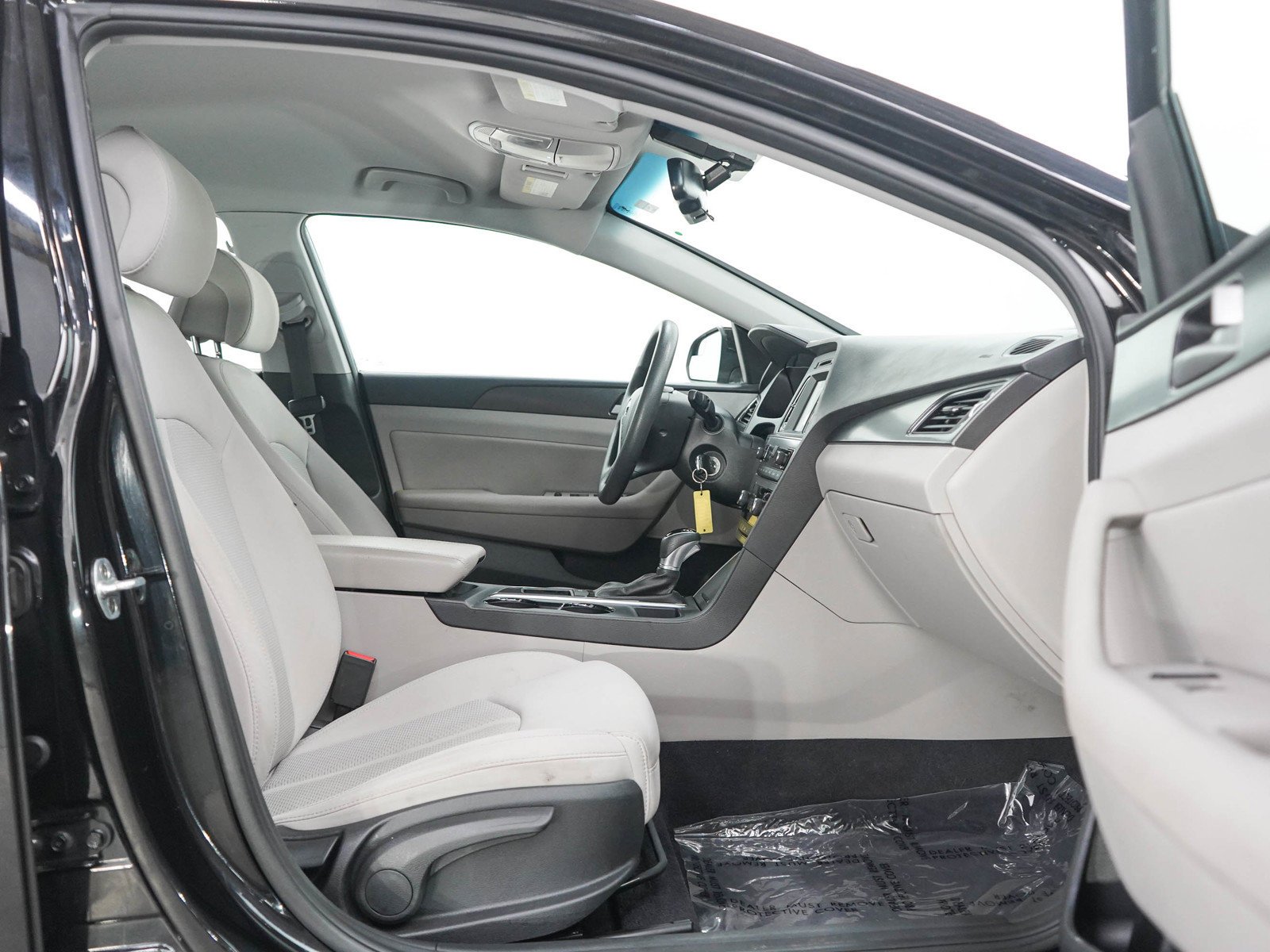 Used 2017 Phantom Black Hyundai Sport 2.4L image 11
