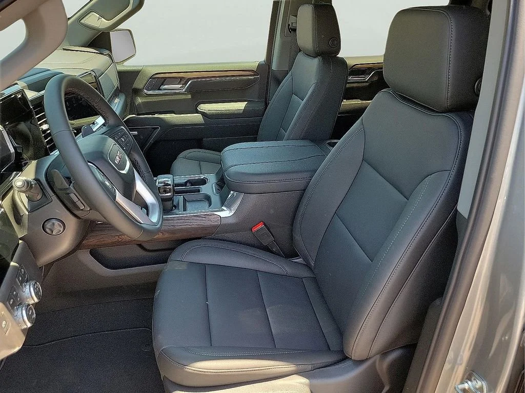 2026 GMC Sierra 1500 SLT - Photo 14