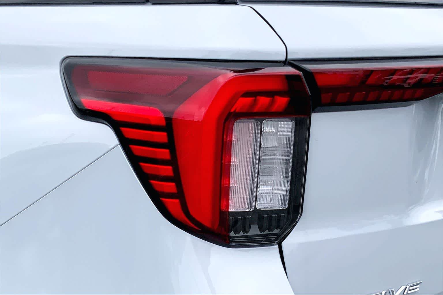 New 2026 Space White Metallic Ford Active image 11