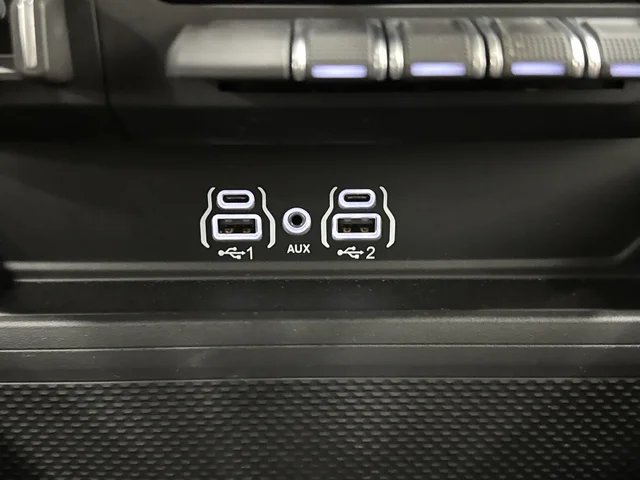 New 2026 Diamond Black Crystal Pearl-Coat Exterior Paint RAM Big Horn/Lone Star image 22