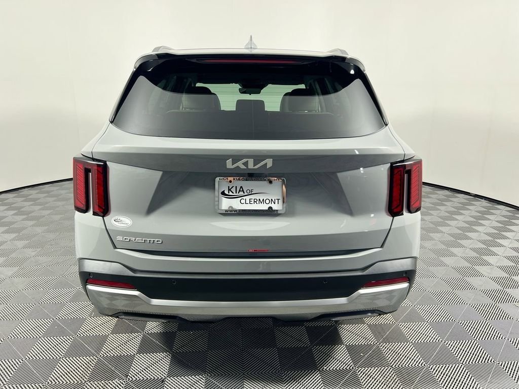 New 2026 Wolf Gray Kia S image 4