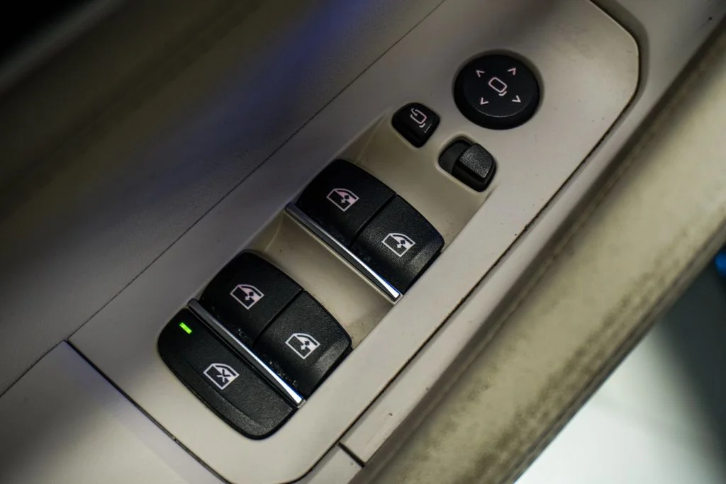 Used 2024 Black BMW xDrive40i image 26