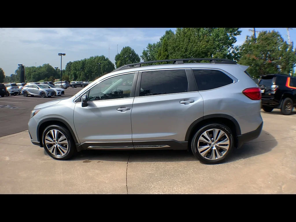 Used 2021 Ice Silver Metallic Subaru Limited image 5
