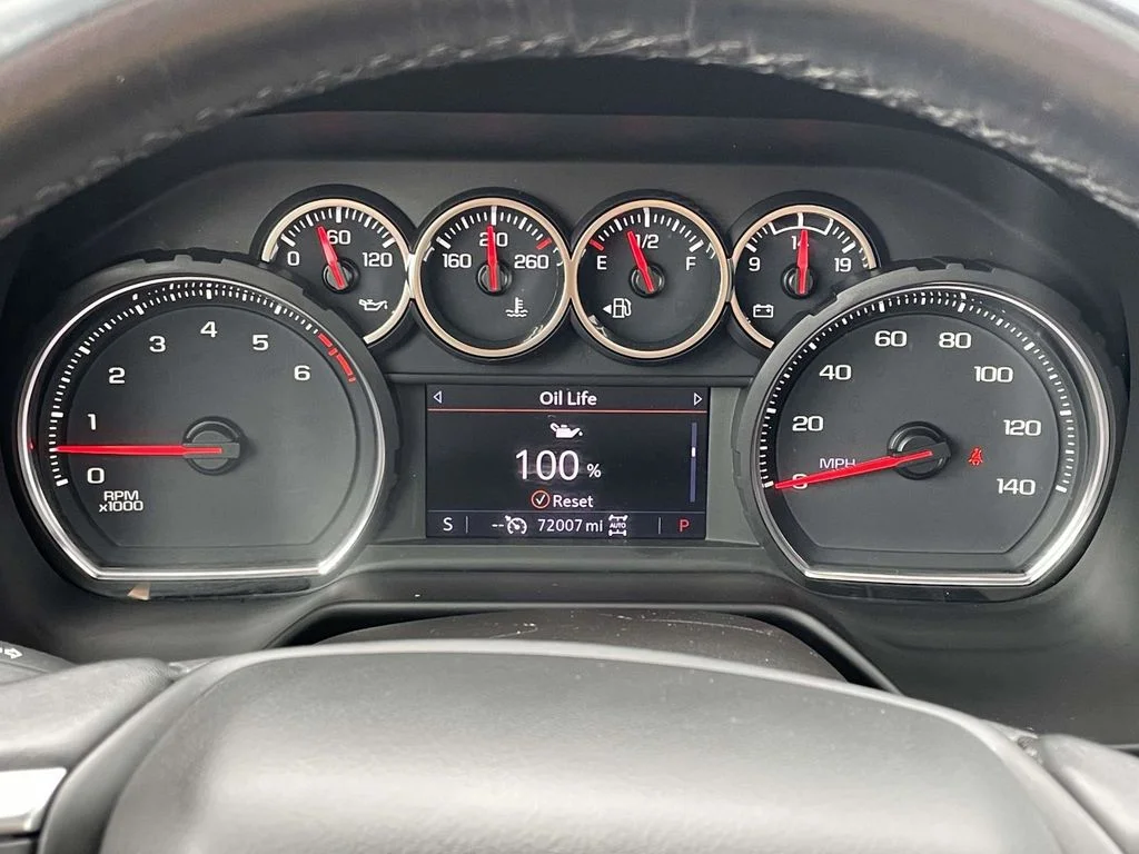 Certified Used 2021 Gray Chevrolet Z71 image 31