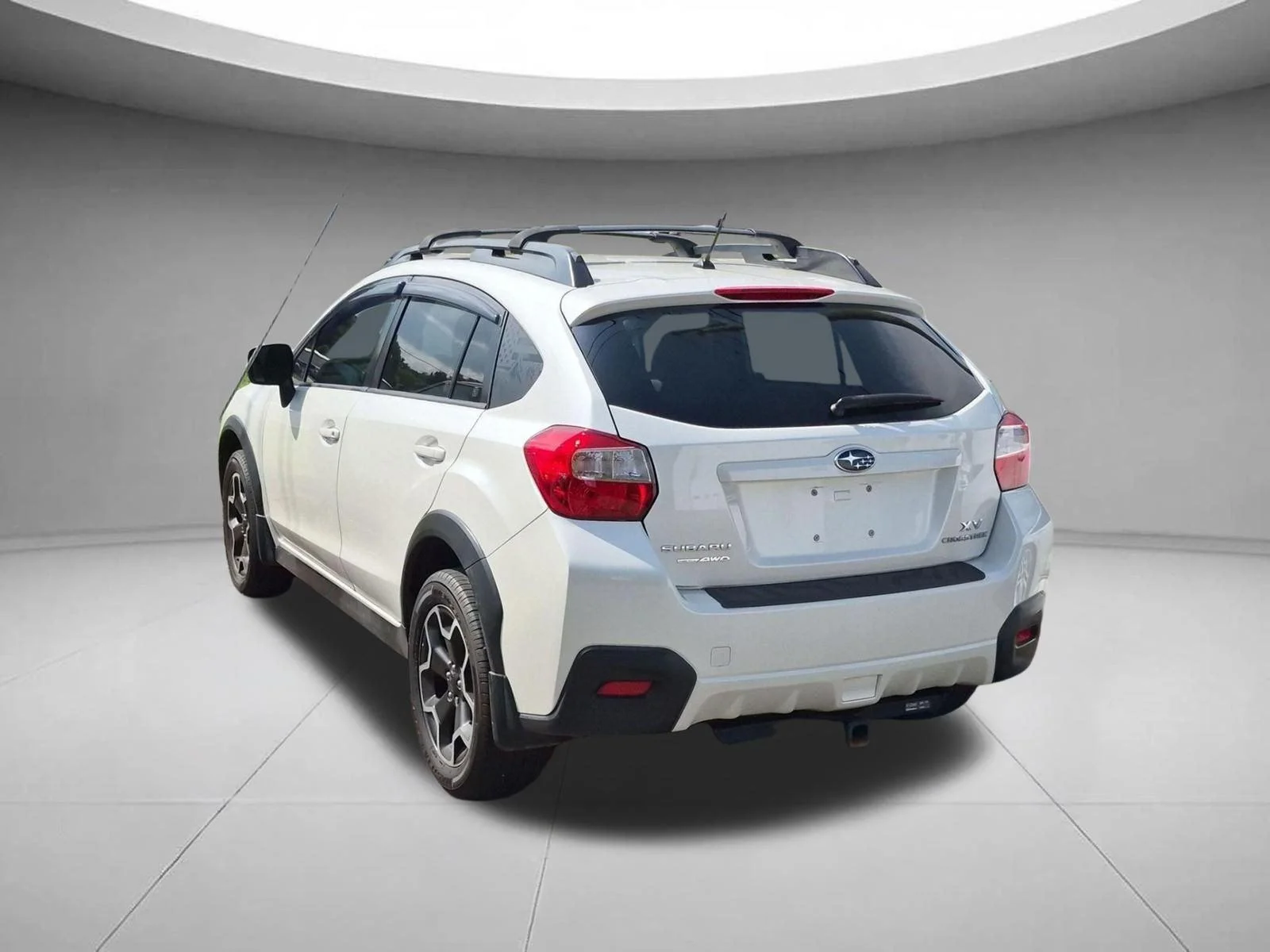 Used 2014 Satin White Pearl Subaru Premium image 3