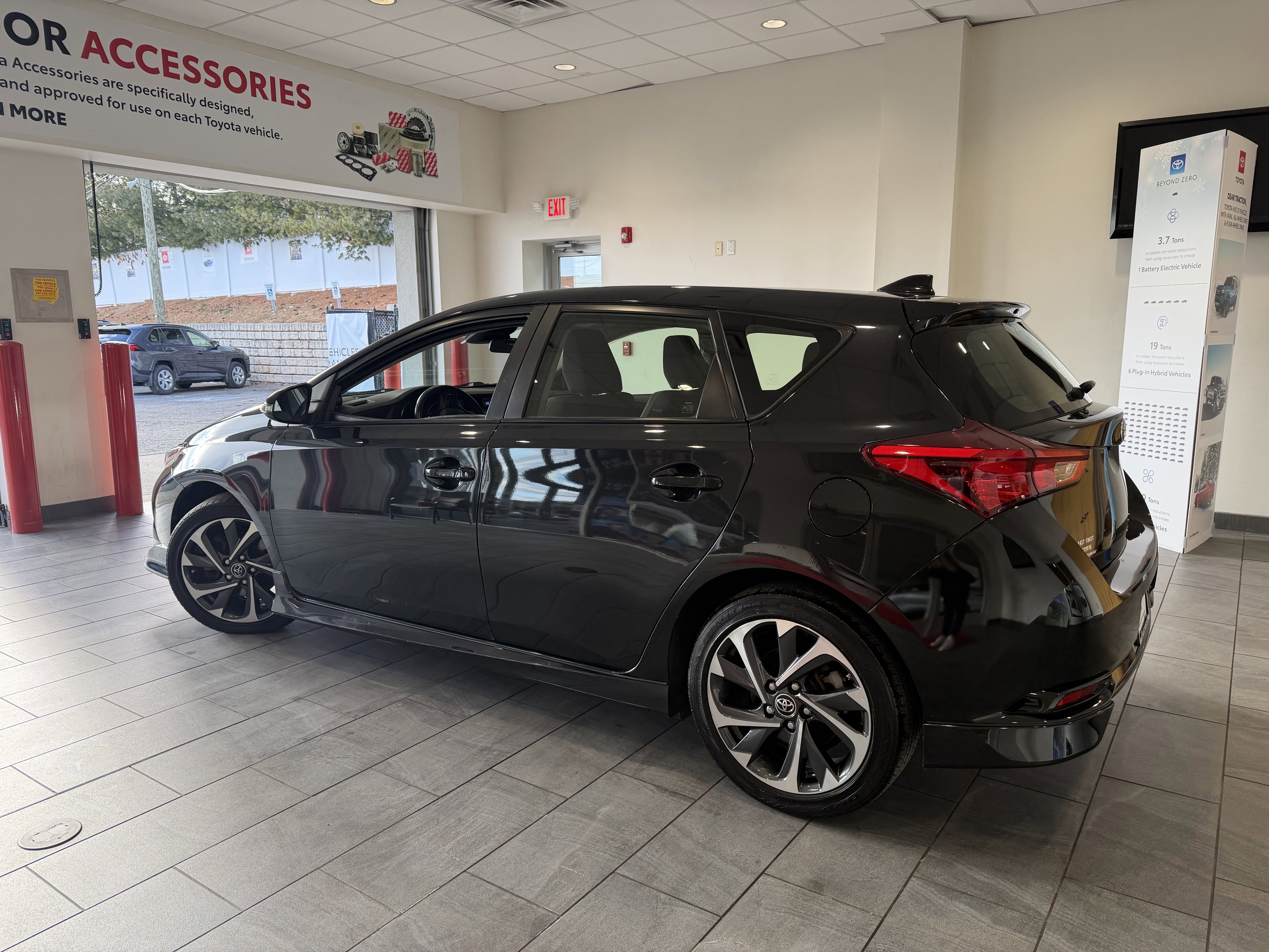 Used 2018 Toyota Corolla iM Base with VIN JTNKARJE2JJ567094 for sale in Wood-Ridge, NJ