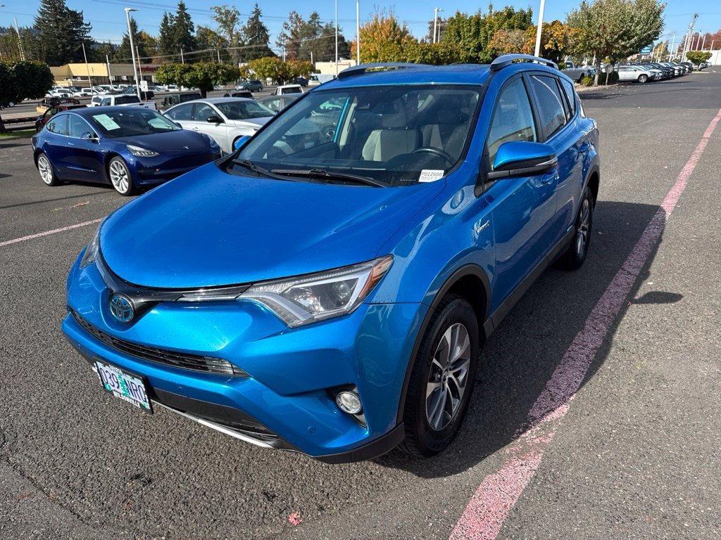 Used 2016 Electric Toyota XLE image 3
