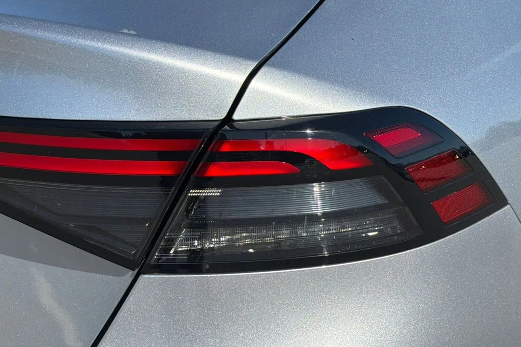 New 2026 Solar Silver Metallic Honda LX image 30