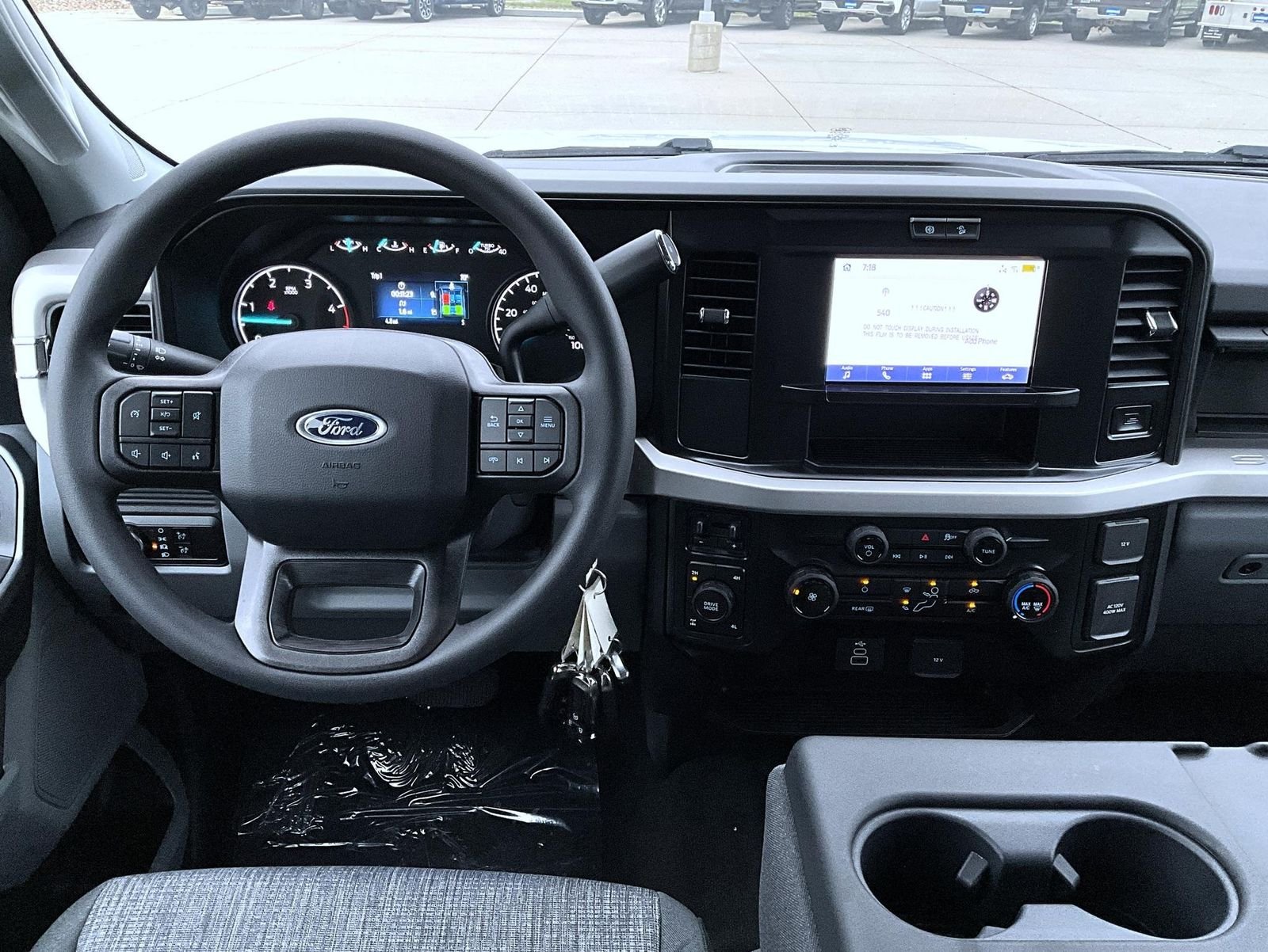 New 2026 Oxford White Ford XLT image 11