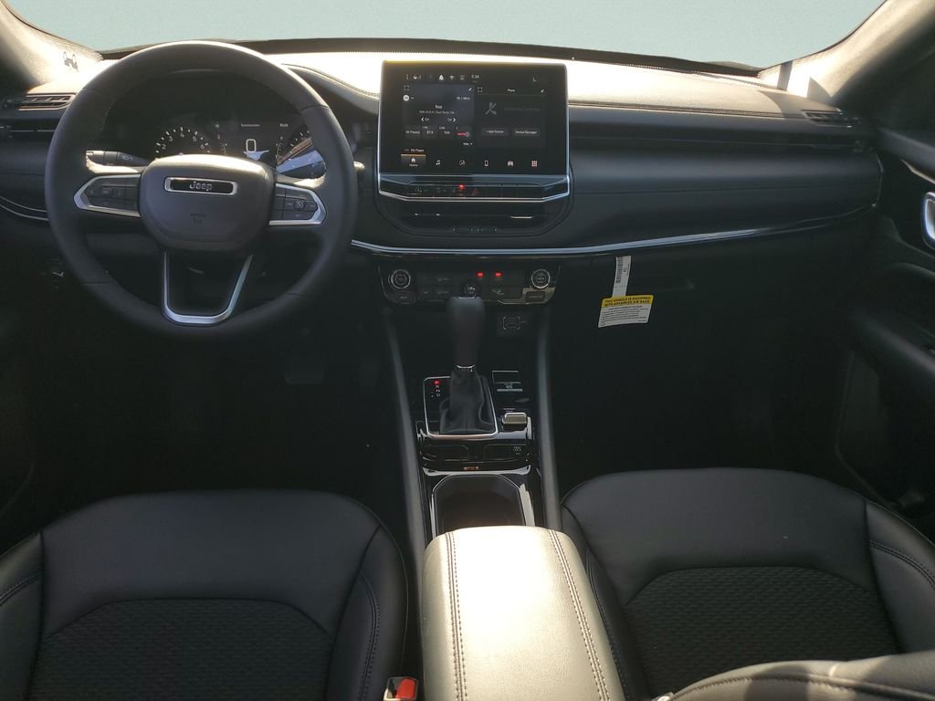 New 2026 Sting-Gray Clearcoat Jeep Latitude image 14