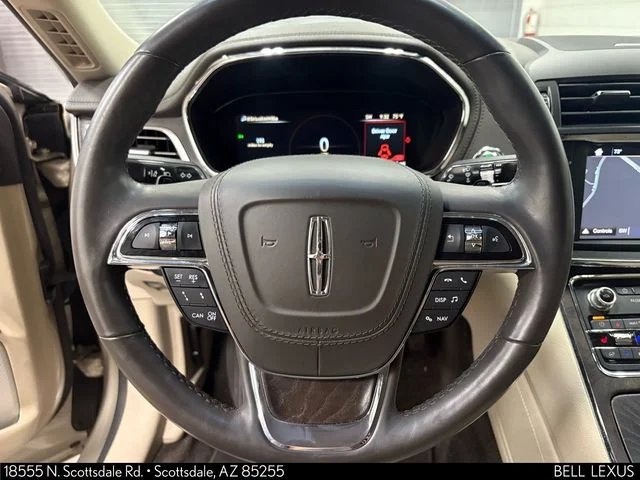 Used 2017 Gold Lincoln Reserve image 21