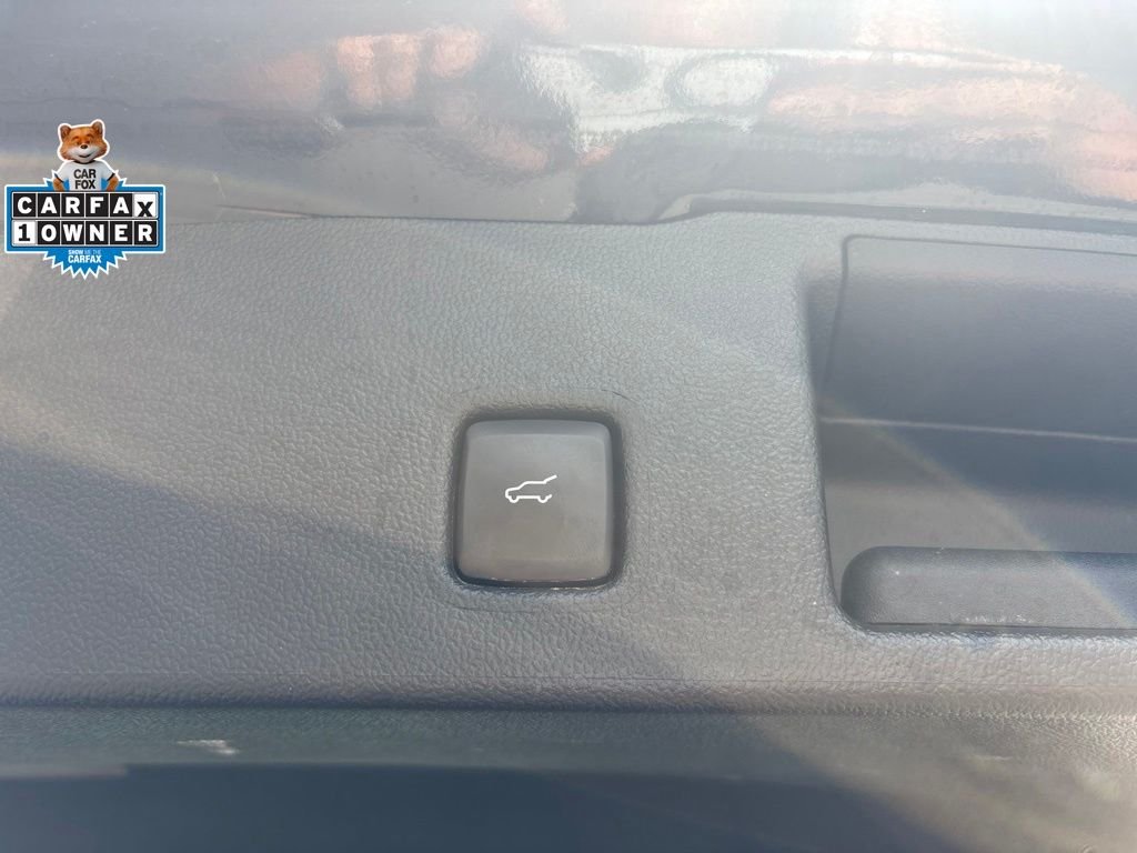 Used 2023 Black Metallic Ford Platinum image 32