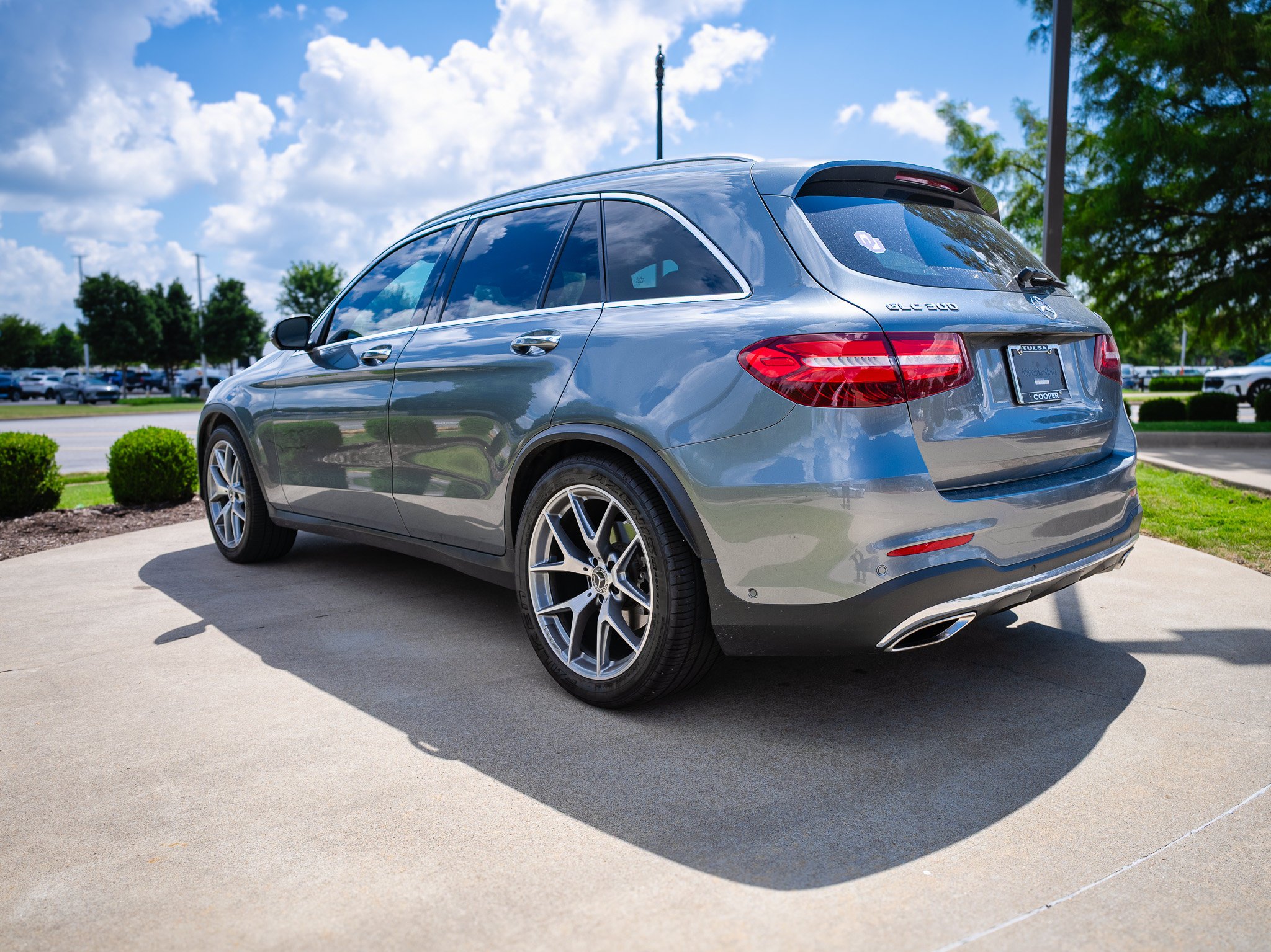 Used 2019  Mercedes-Benz GLC 300 image 4