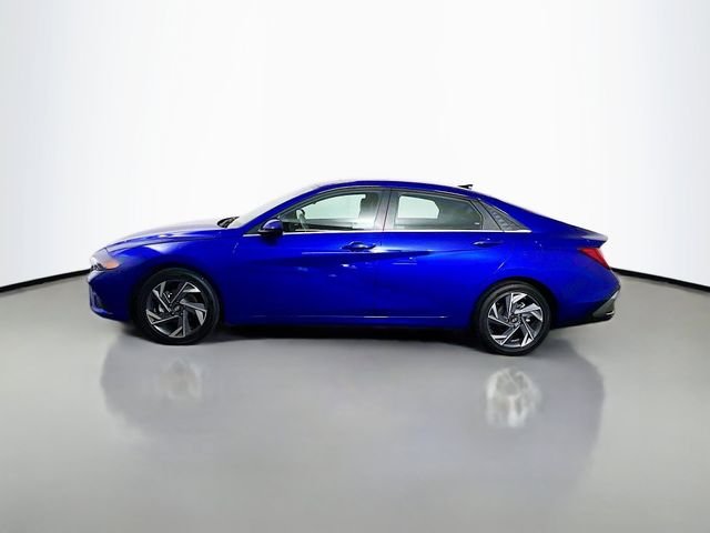 2025 Hyundai Elantra SEL - Photo 6