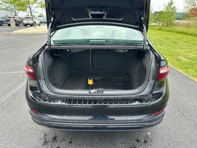 2025 Volkswagen Jetta SE - Photo 15