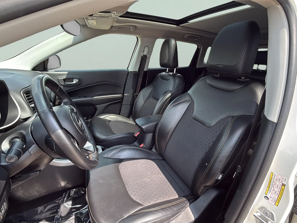 Used 2018 White Clearcoat Jeep Latitude image 26