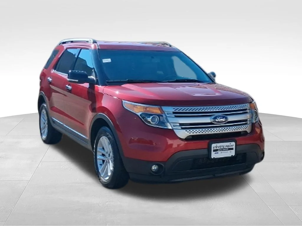 Used 2014 Ruby Red Metallic Tinted Clearcoat Ford XLT image 9