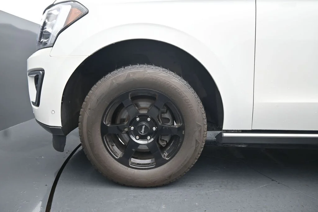 Used 2021 White Ford Limited image 11