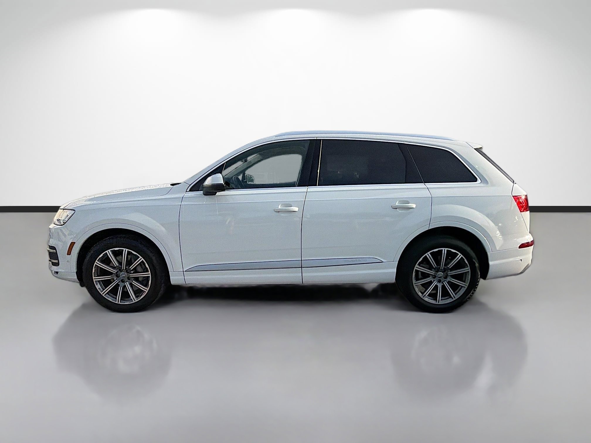 Used 2019 Glacier White Audi Premium Plus image 6