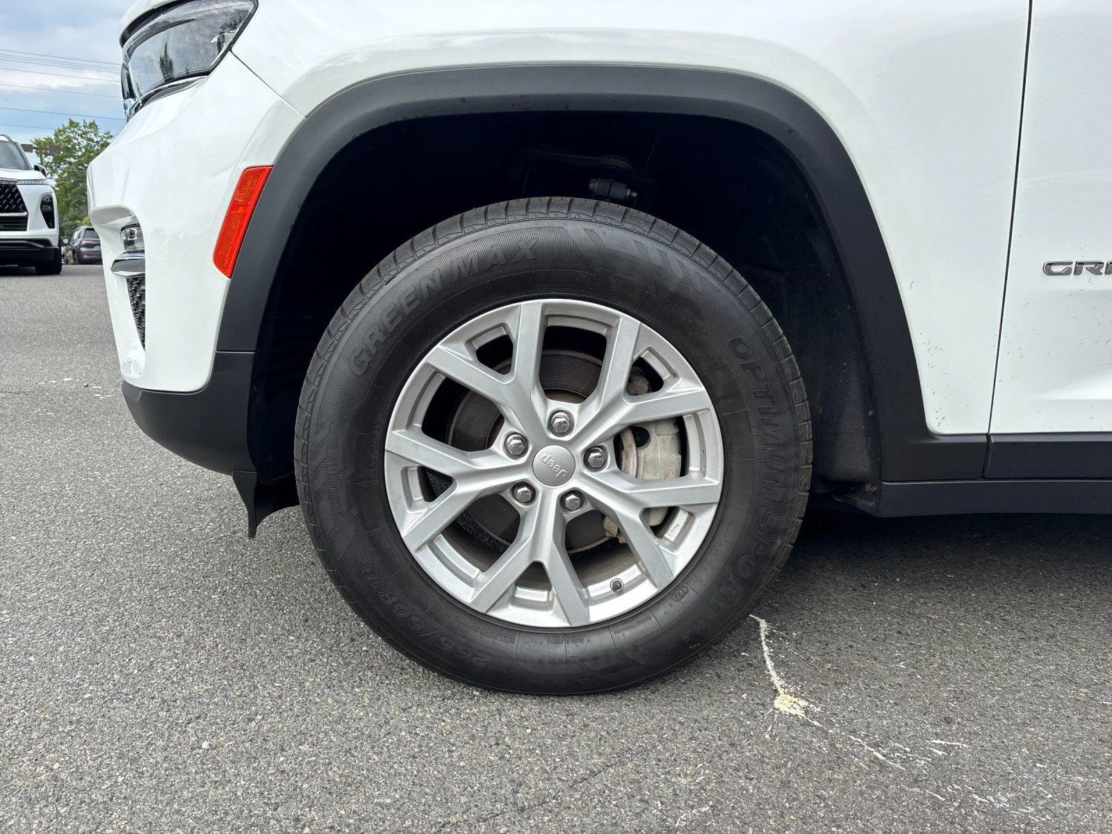 Used 2023 Bright White Clearcoat Jeep Limited image 9