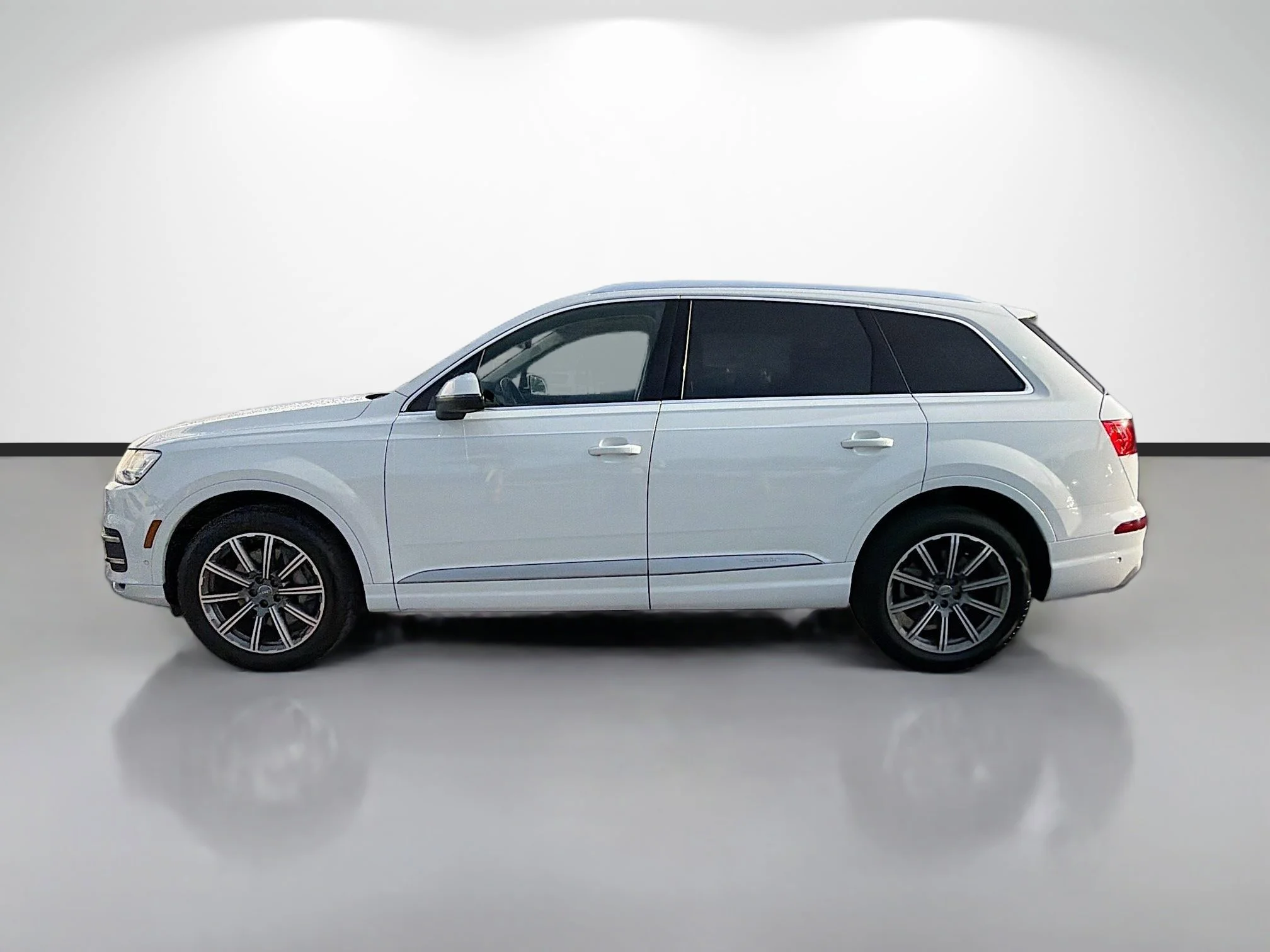 Used 2019 Glacier White Audi Premium Plus image 6