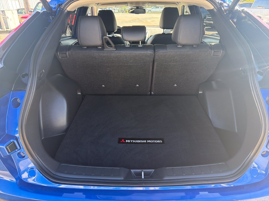 Used 2026 Blue Mitsubishi SE image 9