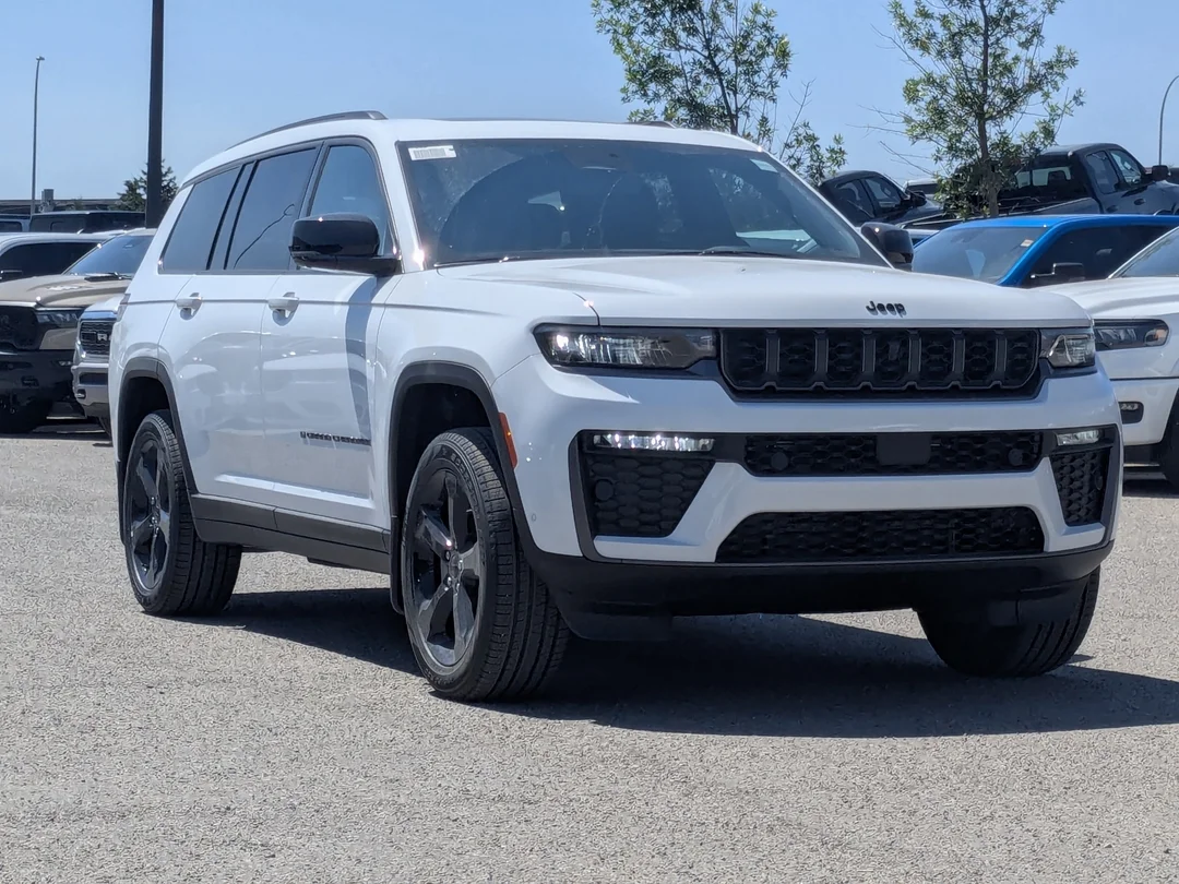 New 2026 White Jeep Limited - - 4x4 - 20 Gloss Black Wheels - Pano Sunroof - 6-Pass Seating - FamCam & More! image 2