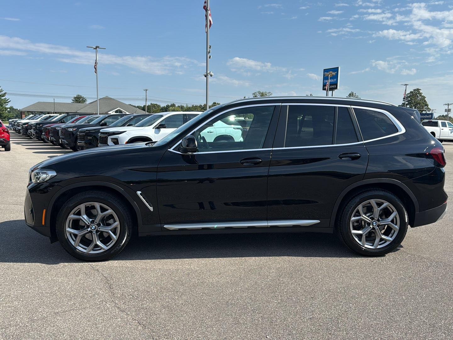 Used 2024 Jet Black BMW xDrive30i image 9