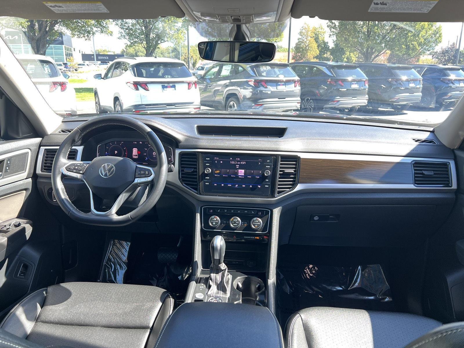 2023 Volkswagen Atlas SE w/Tech - Photo 24