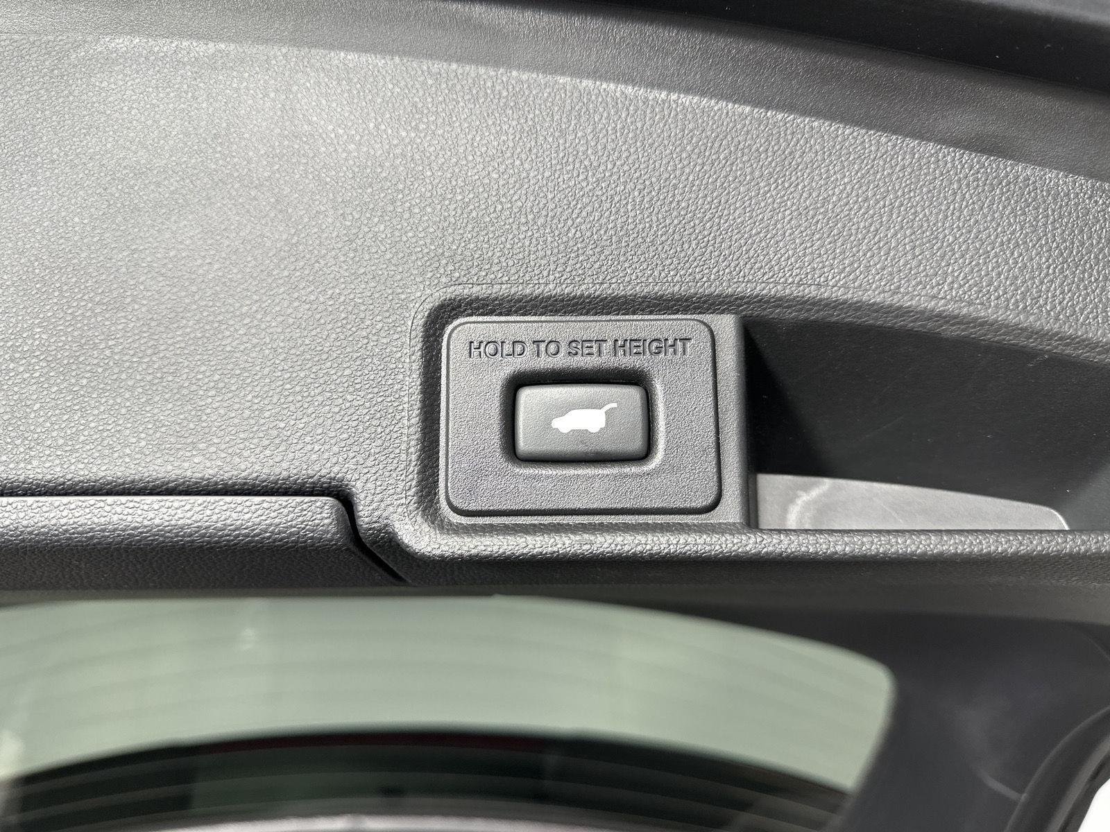 Used 2024 Liquid Carbon Metallic Acura SH-AWD image 25