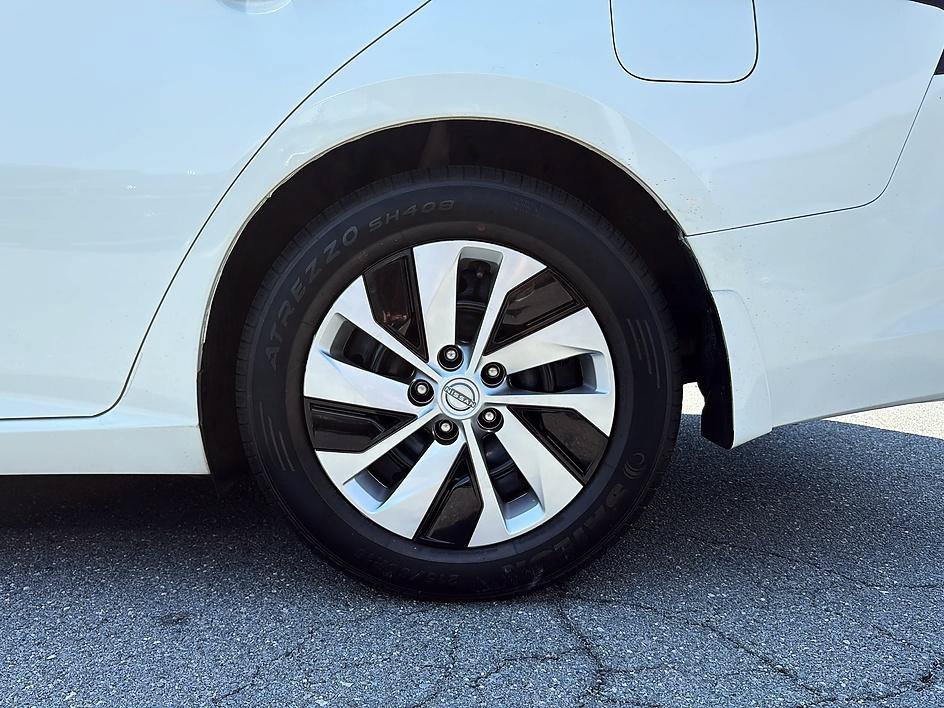 Used 2022 Glacier White Nissan 2.5 S image 10