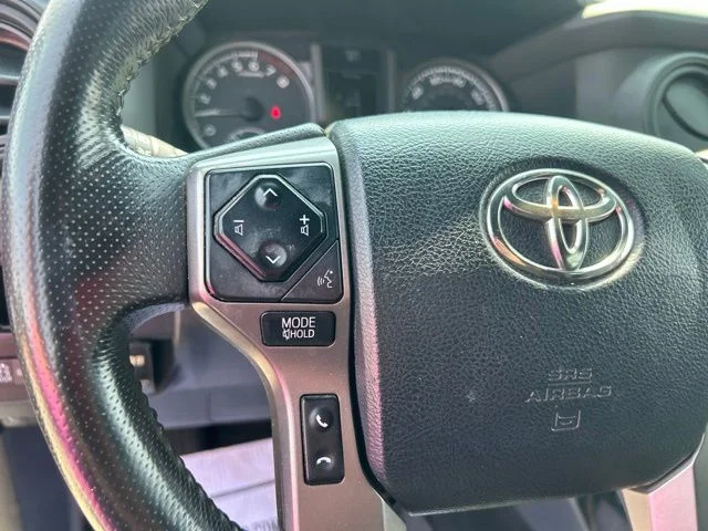 Used 2017 White Toyota SR5 image 17