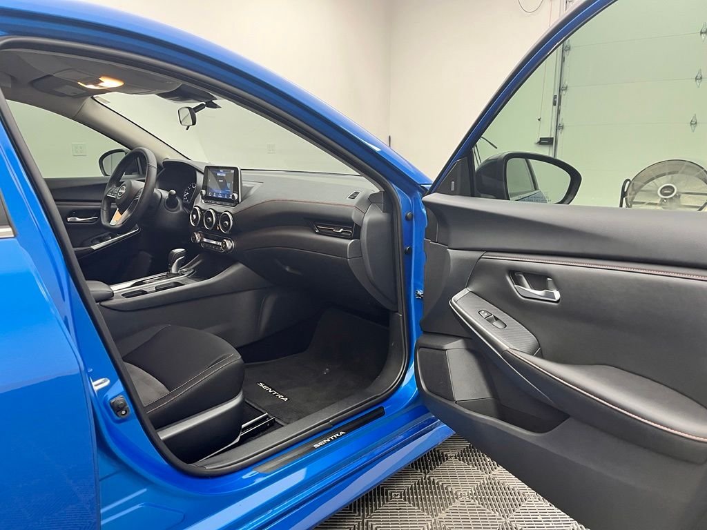 Used 2024 Electric Blue Metallic Nissan SR image 31
